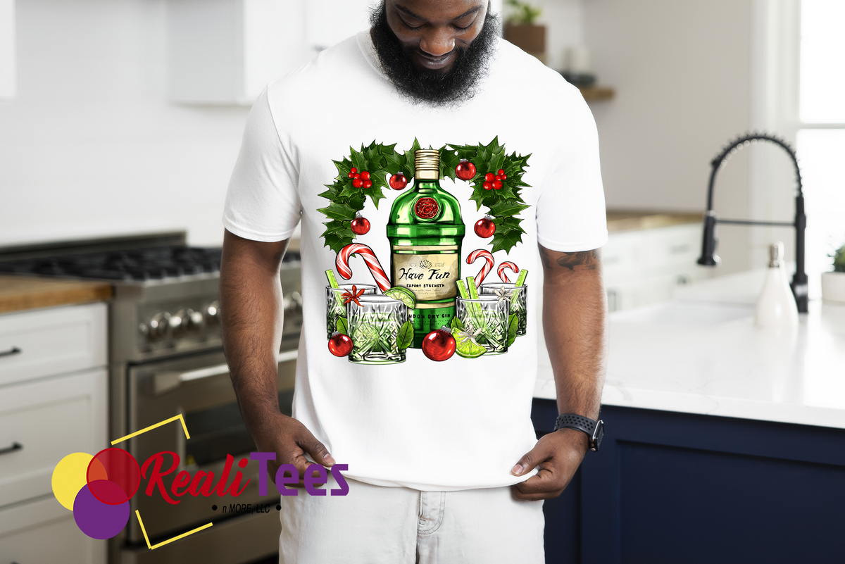 Have Fun Holiday Spirits Men’s T-Shirt – Festive Gin & Candy Cane Christmas Tee